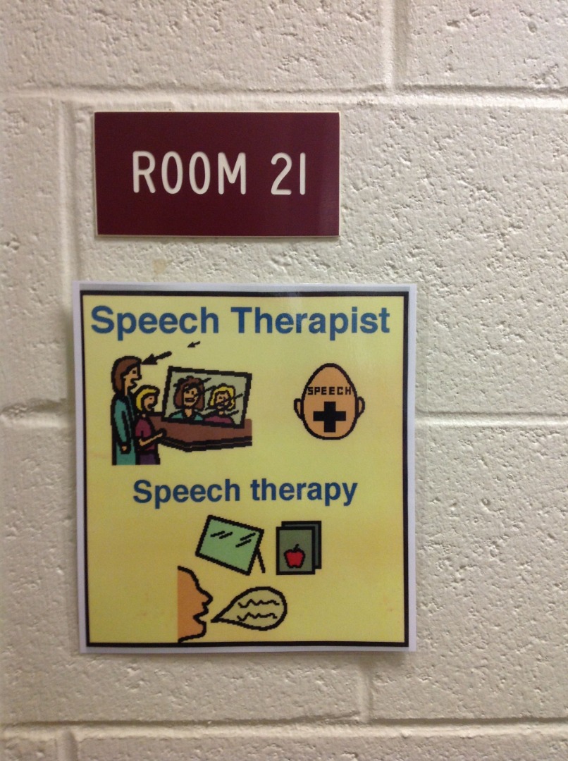 speech therapy sign outside the room